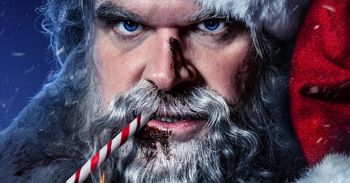 La estrella de Marvel, David Harbour, se revela como Papá Noel en el póster de la primera noche violenta